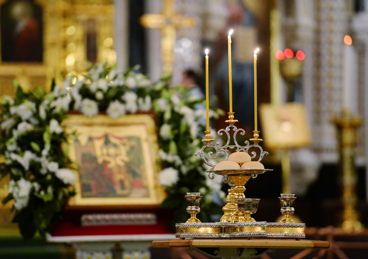 „În Biserica Slavei Tale Stînd, în Cer A Sta Ni Se Pare, Născătoare De ...